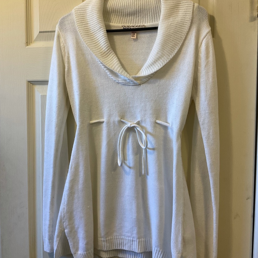 White Long-sleeve Maternity Sweater